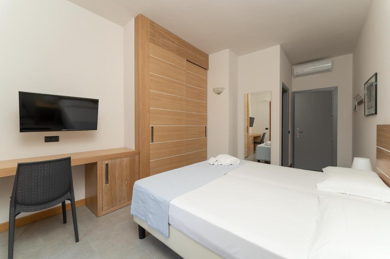 Hotel Delfino Procchio  Zewnętrze zdjęcie